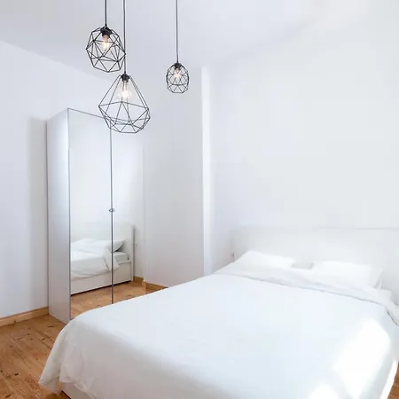 The White Apartment - Bogoridi Main Street Burgas Exterior photo